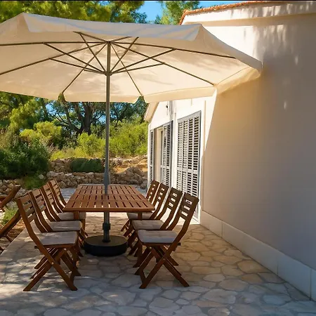 Salum 度假居 特罗吉尔