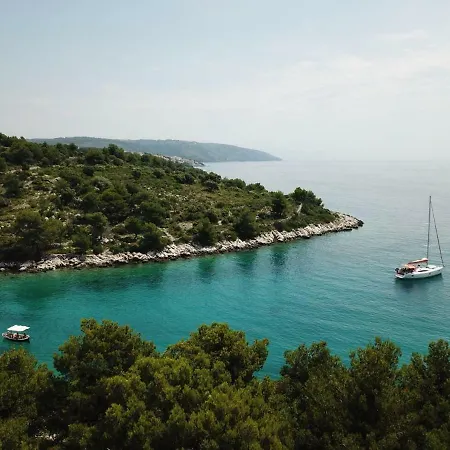 Salum Nyaraló Trogir